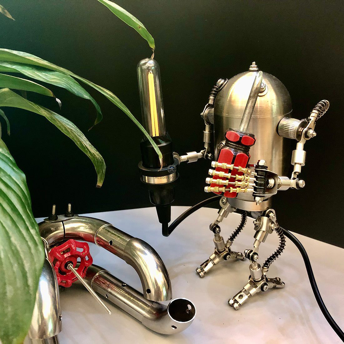 50PCS Steampunk Style Iron Little Robot Man with Light Sword Model Building Kits Y1001 50PCS Steampunk Style Iron Little Robot Man with Light Sword Model Building Kits Y1001