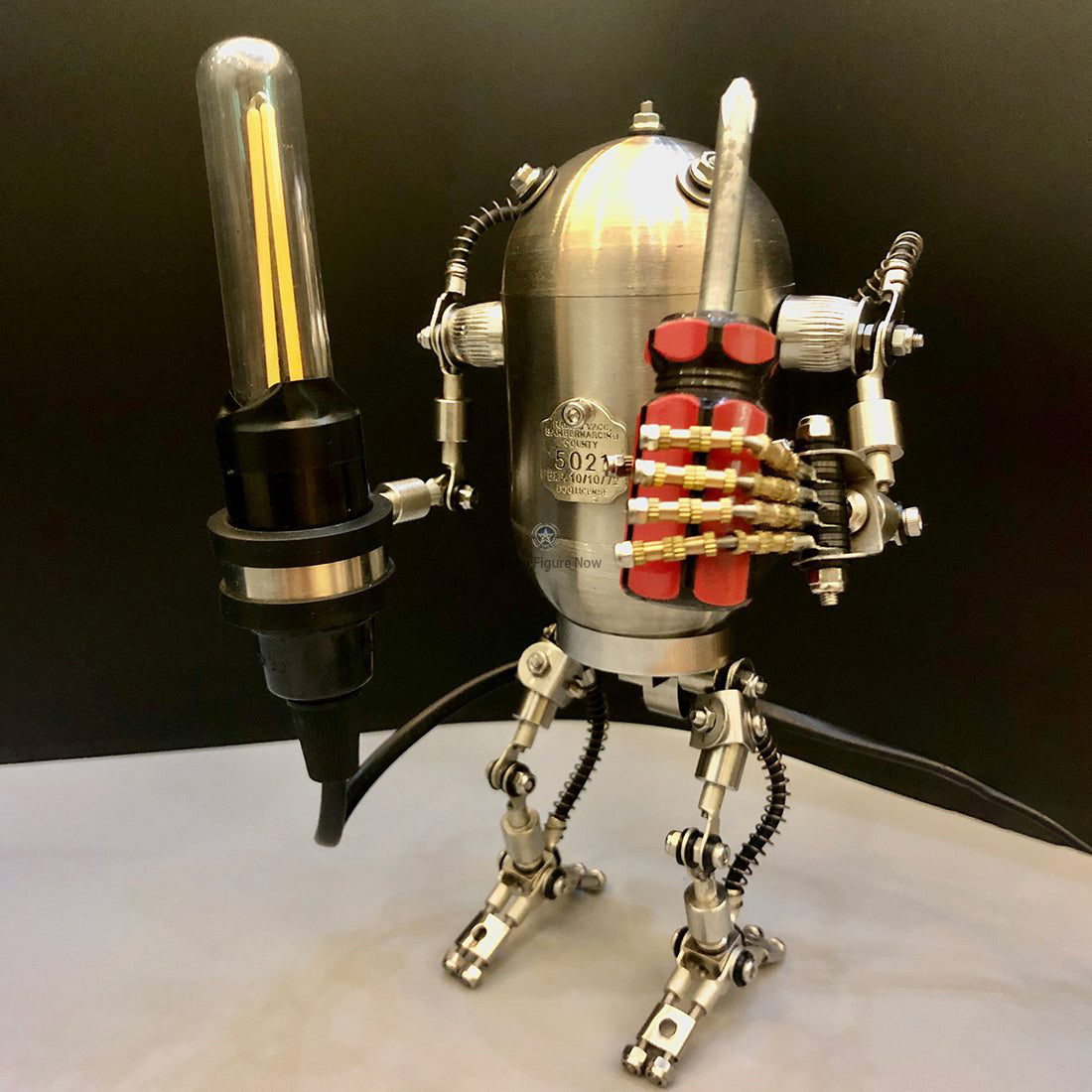 50PCS Steampunk Style Iron Little Robot Man with Light Sword Model Building Kits Y1001 50PCS Steampunk Style Iron Little Robot Man with Light Sword Model Building Kits Y1001