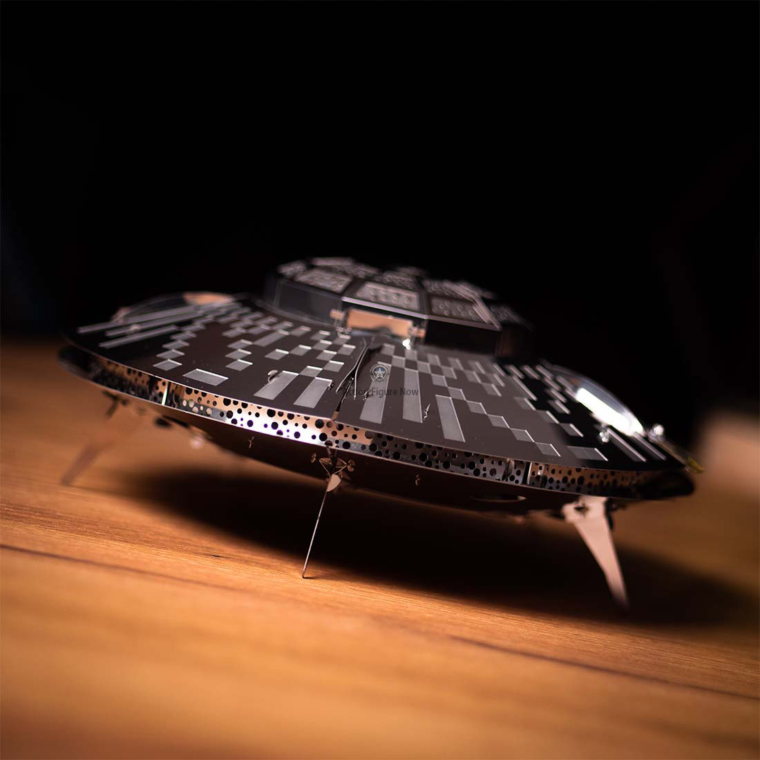 Alien Spaceship Metal Model: DIY Assembly Kits Alien Spaceship Metal Model: DIY Assembly Kits