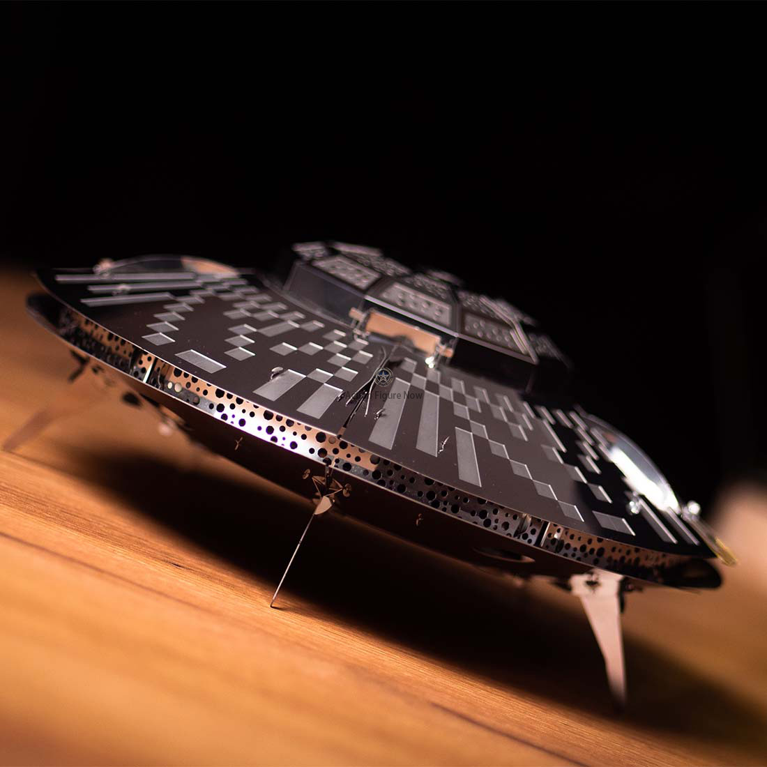 Alien Spaceship Metal Model: DIY Assembly Kits Alien Spaceship Metal Model: DIY Assembly Kits
