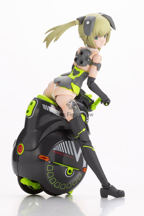 Frame Arms Girl x Maruttoys Innocentia (Racer Ver.) and Noseru (Racing Specs Ver.)