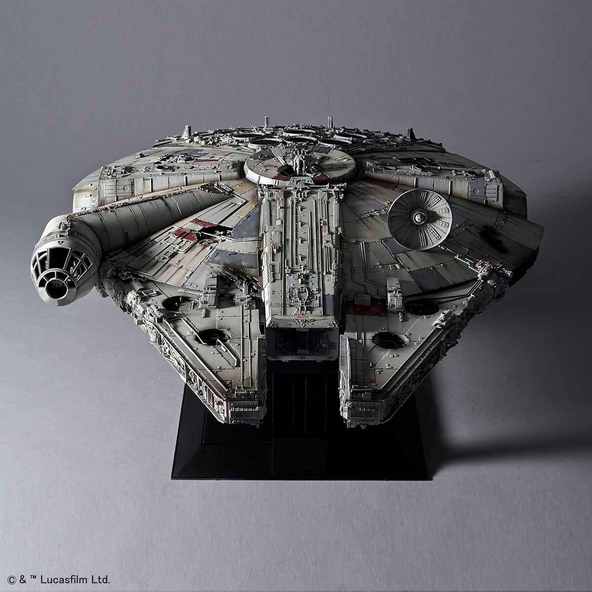 Millennium Falcon 1:72 Perfect Grade PG Model Kit - Star Wars: A New Hope Millennium Falcon 1:72 Perfect Grade PG Model Kit - Star Wars: A New Hope