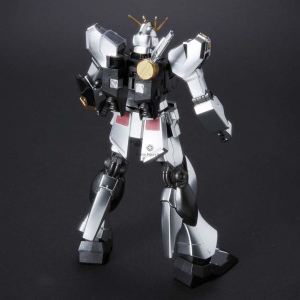 HGUC 1/144 Nu Gundam (Metallic Coating)