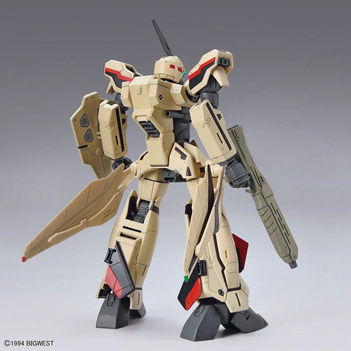 Macross Plus HG 1/100 Scale Model Kit: Isamu Dyson's YF-19 Variable Fighter Macross Plus HG 1/100 Scale Model Kit: Isamu Dyson's YF-19 Variable Fighter