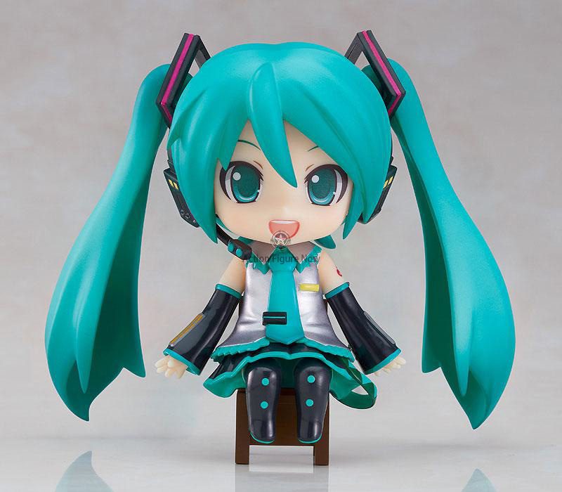Hatsune Miku Nendoroid Figurine - Swacchao Version Hatsune Miku Nendoroid Figurine - Swacchao Version