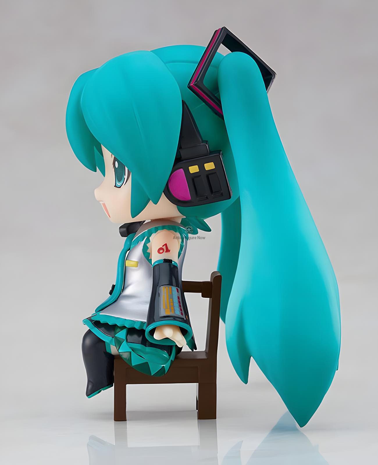 Hatsune Miku Nendoroid Figurine - Swacchao Version Hatsune Miku Nendoroid Figurine - Swacchao Version