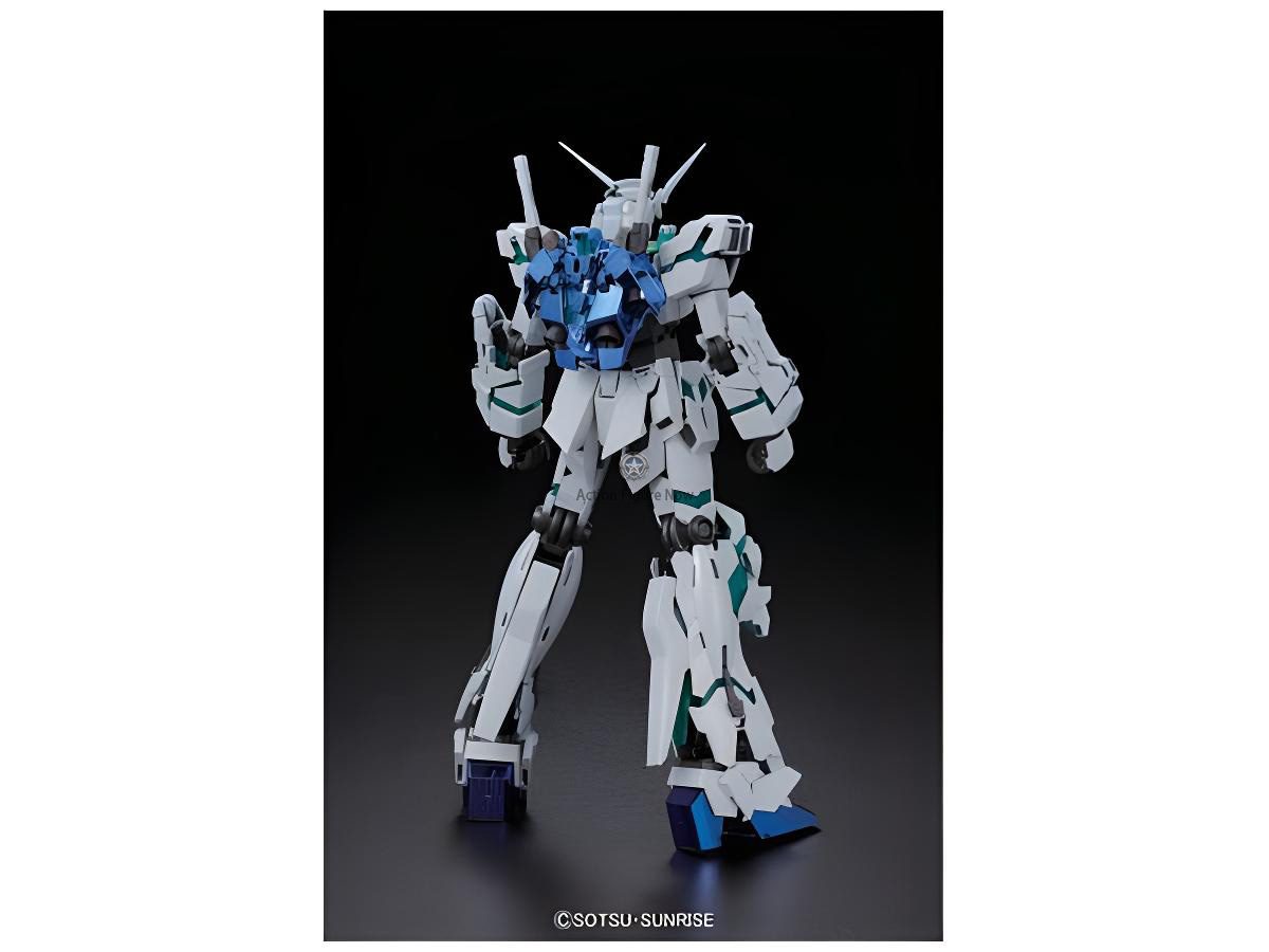 1/100 MG RX-0 Unicorn Gundam Red or Green Frame Twin Frame Edition with Titanium Finish 1/100 MG RX-0 Unicorn Gundam Red or Green Frame Twin Frame Edition with Titanium Finish