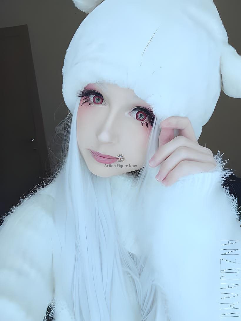 Medium Silvery White Cosplay Wig CS-234B Medium Silvery White Cosplay Wig CS-234B