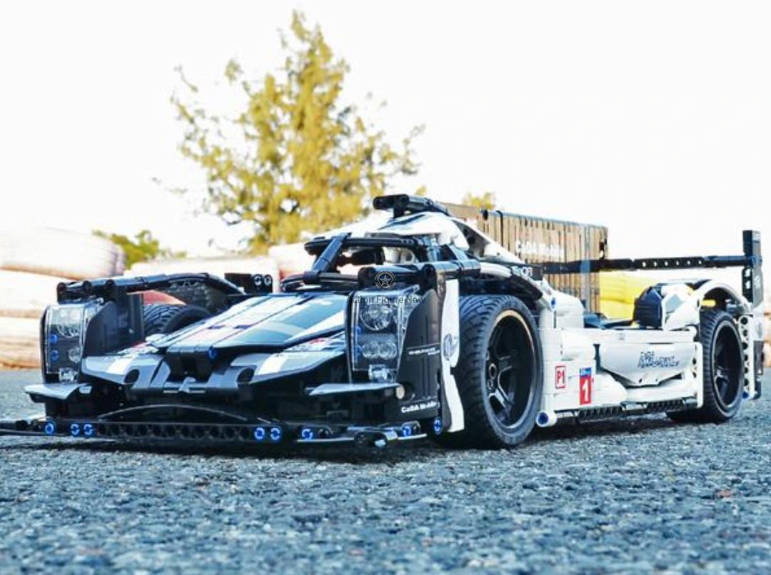 Le Mans Building Kit (3481 Pieces) Le Mans Building Kit (3481 Pieces)