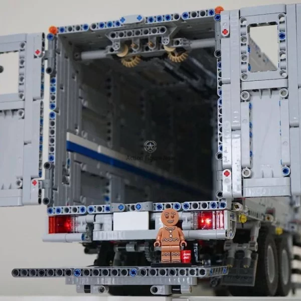 4,380-Piece Remote Control Cargo Vehicle