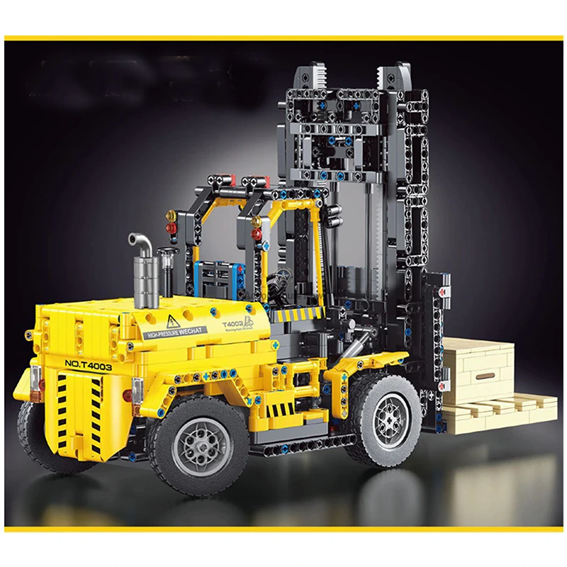 1/20 Scale Remote Controlled Forklift with 2027 Pieces 1/20 Scale Remote Controlled Forklift with 2027 Pieces