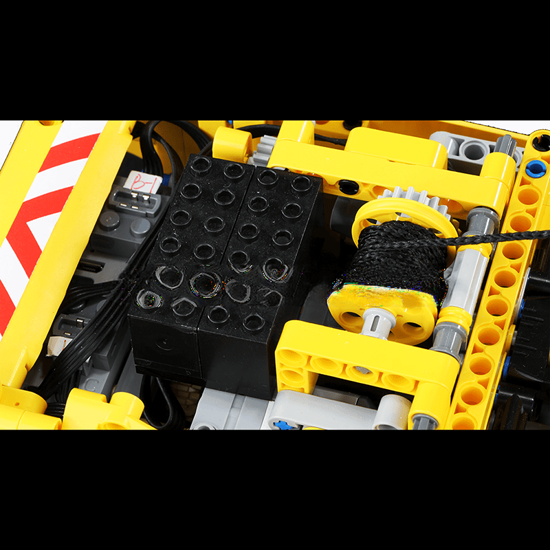 Remote Control Mechanical Crane Constructor Kit by ActionFigureNow - 13107 Model with 2,590 Pieces Remote Control Mechanical Crane Constructor Kit by ActionFigureNow - 13107 Model with 2,590 Pieces