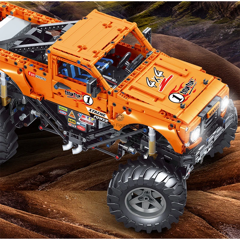 Mega 1492-Piece Remote Controlled Monster Truck Mega 1492-Piece Remote Controlled Monster Truck