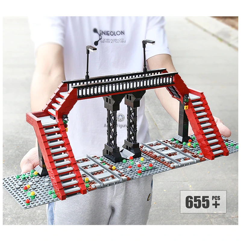 New Railway Crossing: 654-Piece Building Blocks Set New Railway Crossing: 654-Piece Building Blocks Set