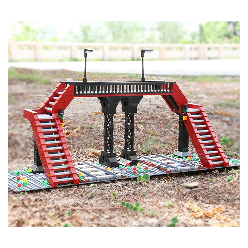 New Railway Crossing: 654-Piece Building Blocks Set New Railway Crossing: 654-Piece Building Blocks Set