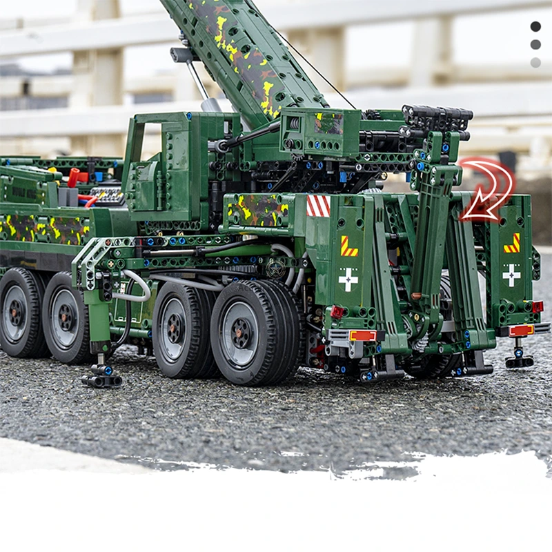 1:32 Remote Controlled Armored Rescue Vehicle (5538 Pieces) 1:32 Remote Controlled Armored Rescue Vehicle (5538 Pieces)