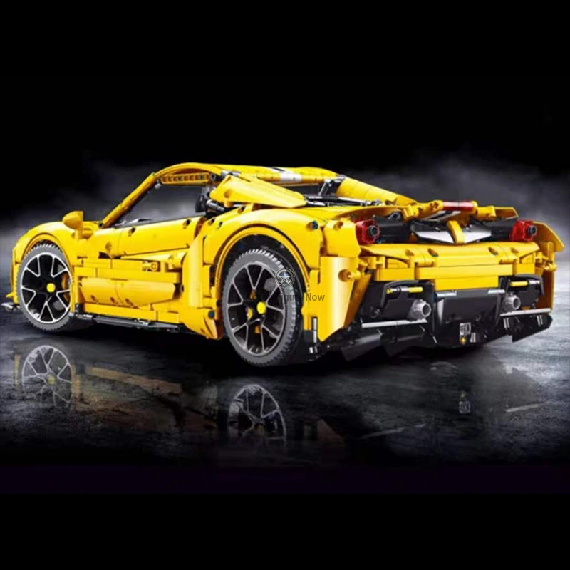 Remote-Controlled Convertible Italian Supercar (3608pcs) Remote-Controlled Convertible Italian Supercar (3608pcs)