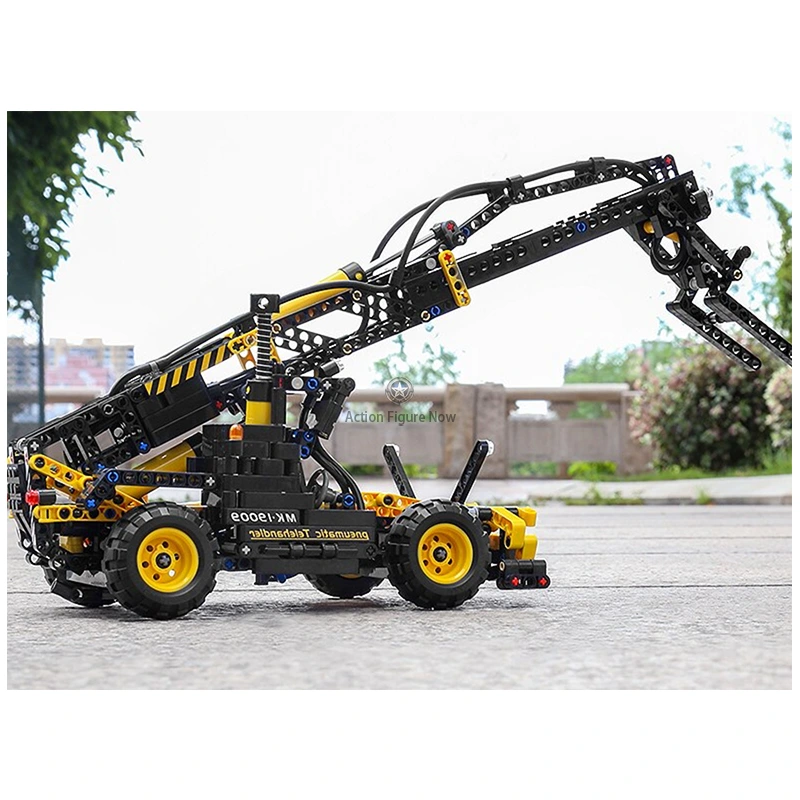 Pneumatic Forklift Building Blocks Set (802 Pieces) Pneumatic Forklift Building Blocks Set (802 Pieces)