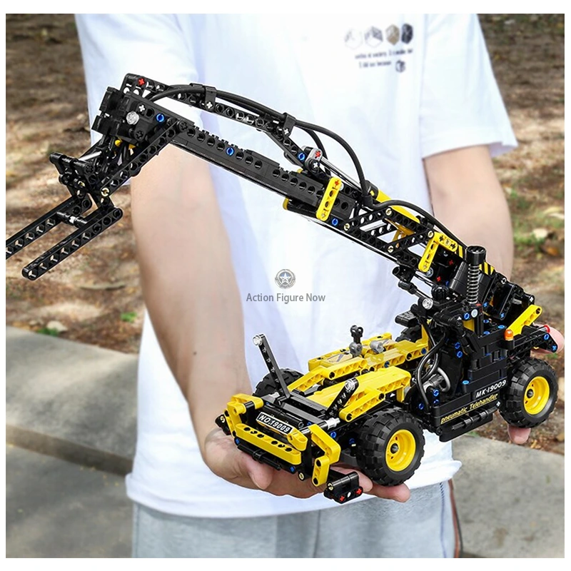 Pneumatic Forklift Building Blocks Set (802 Pieces) Pneumatic Forklift Building Blocks Set (802 Pieces)