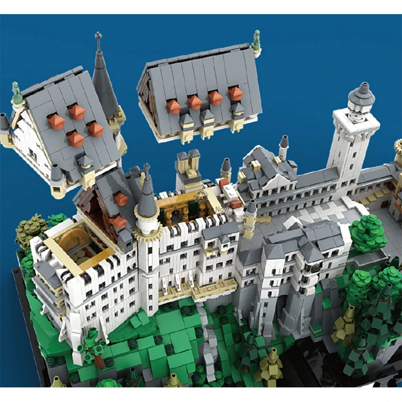 Neuschwanstein Castle 7437-Piece Premium Construction Block Model Neuschwanstein Castle 7437-Piece Premium Construction Block Model