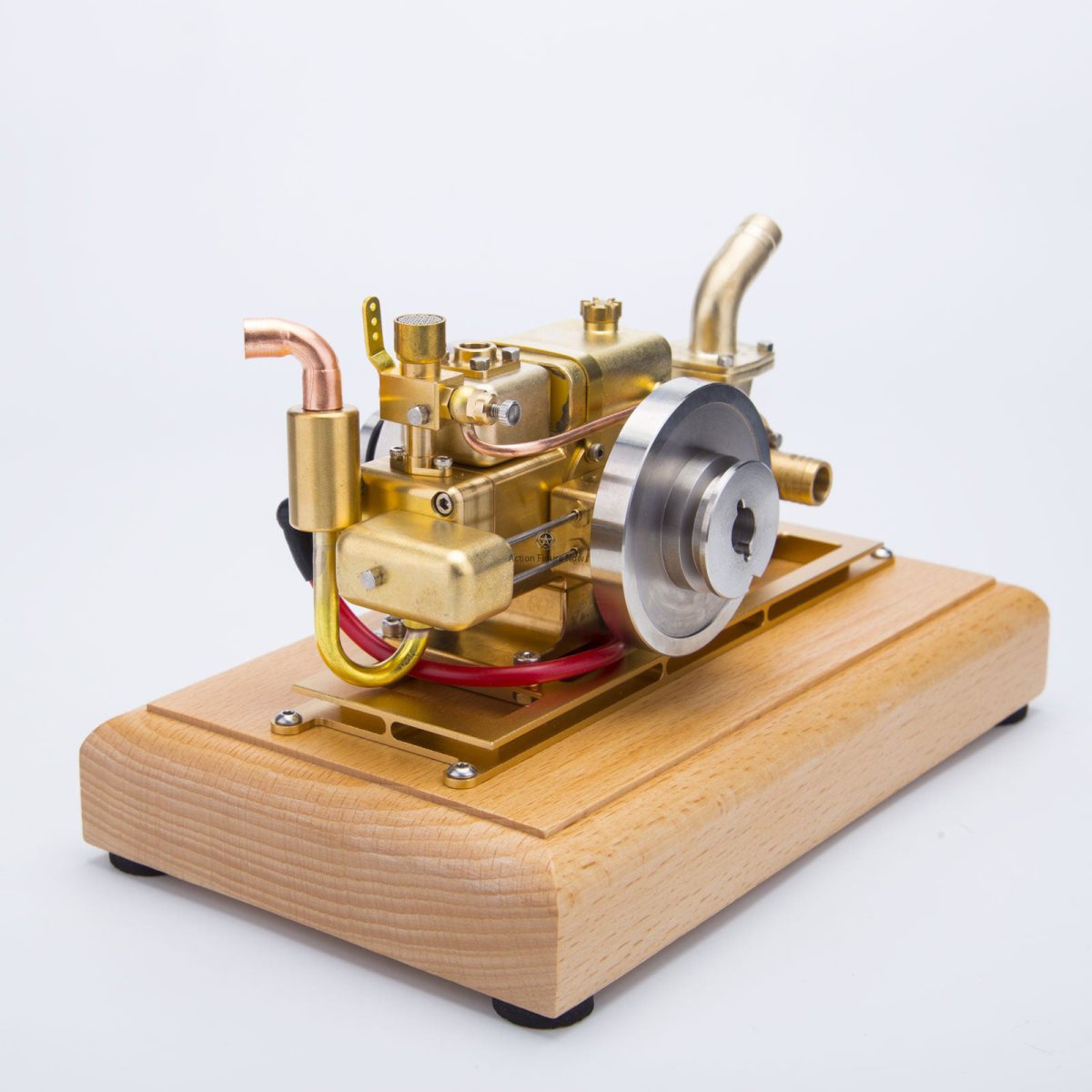 1.6cc Mini Retro Gas Engine: Water-Cooled, 4-Stroke Model for Display or Collection