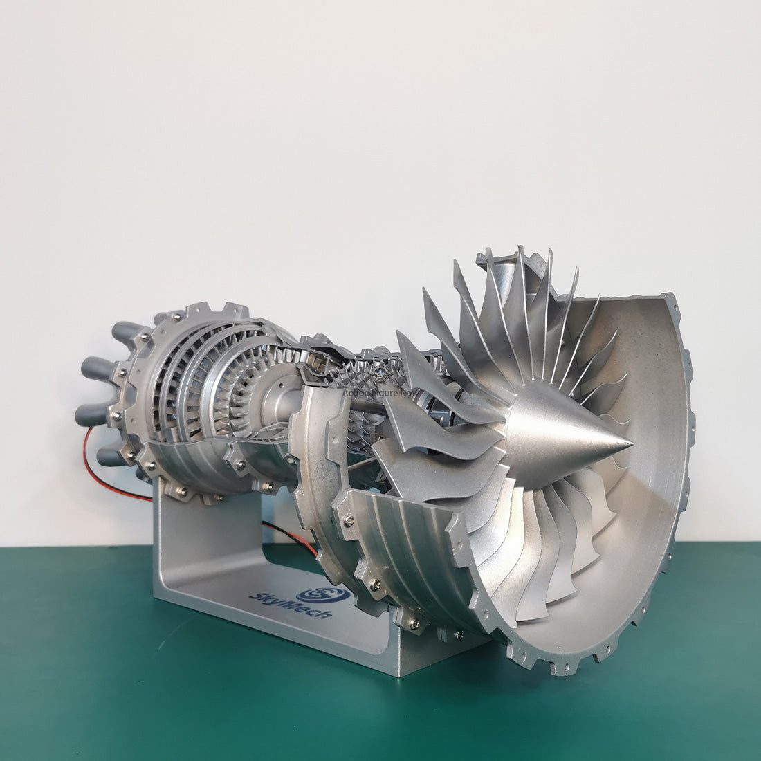 Trent 900 Turbofan Engine Model Kit: Build Your Own Operable Jet Engine Trent 900 Turbofan Engine Model Kit: Build Your Own Operable Jet Engine