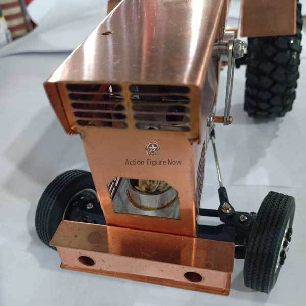 Stirling Engine Educational Kit: Functional Tractor Model with Vacuum Engine