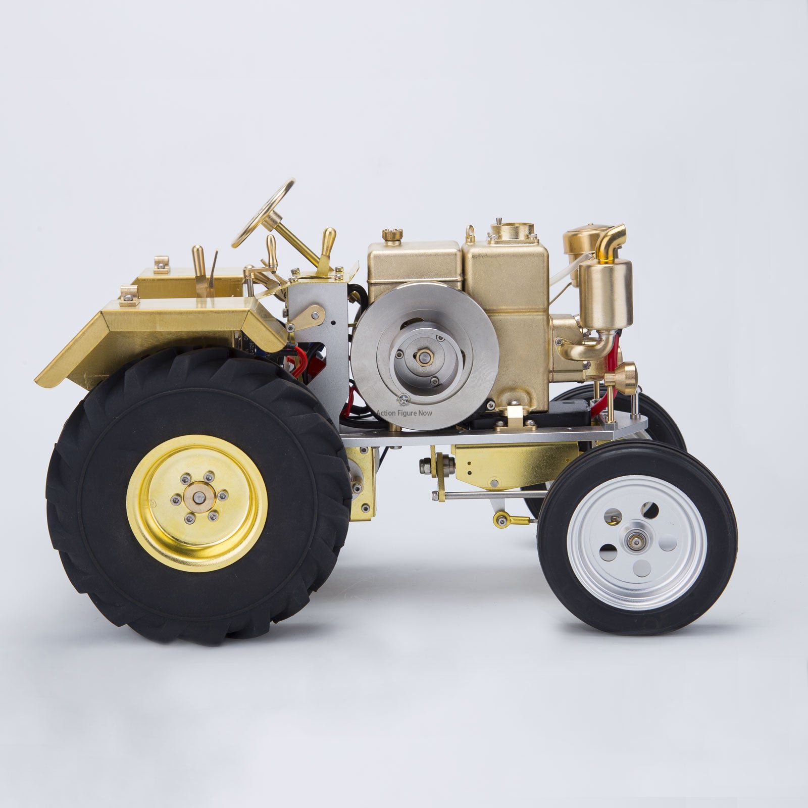 Antique Tractor Model with Mini Water-cooled Single-cylinder Gasoline Engine Antique Tractor Model with Mini Water-cooled Single-cylinder Gasoline Engine