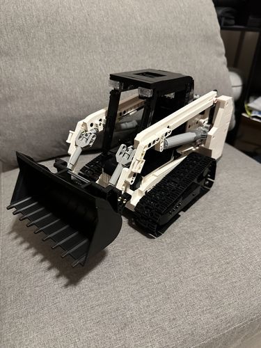 1365-Piece Remote Controlled Toy Track Loader photo review