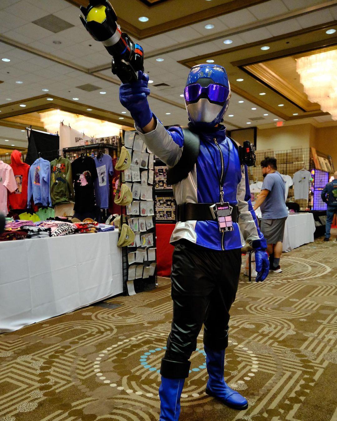 Blue Power Ranger Costume from Beast Morphers Series - High-Quality Cosplay Outfit photo review