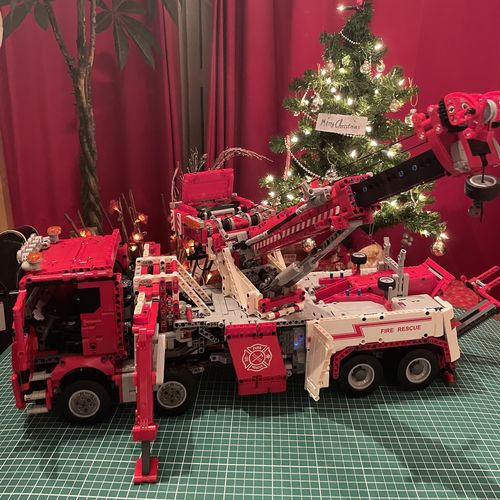 4419pcs Remote Controlled Fire Truck Rescue Vehicle photo review