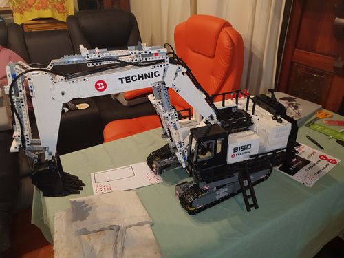 Heavy-Duty Remote-Controlled Digger, 4342pcs photo review