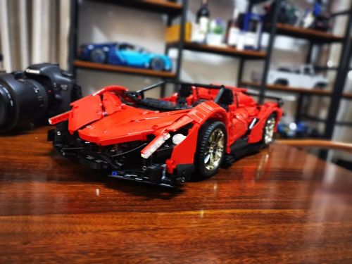 Remote-Controlled Venom GT Roadster (3427 Pieces) photo review