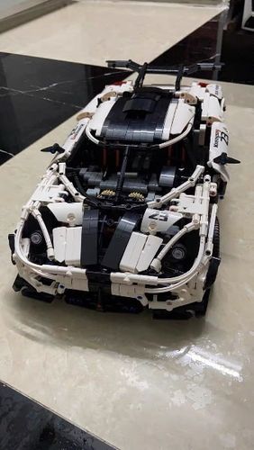 Swedish Koenigsegg Hypercar 3064pcs photo review