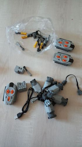 Remote Control 8x8 Truck (2959 Pieces) photo review