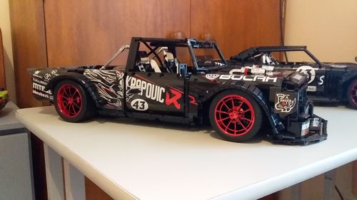 Hoonitruck Drift Exclusive 2886-Piece Building Model photo review
