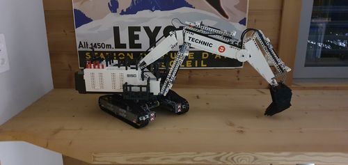 Heavy-Duty Remote-Controlled Digger, 4342pcs photo review