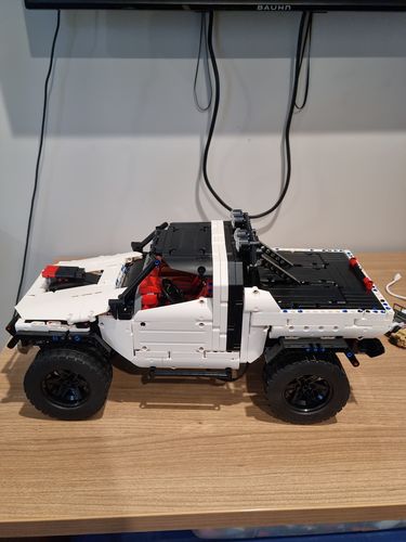 1/14 Remote Controlled 4WD Off-Road Rock Crawler Car with 2013Pcs photo review