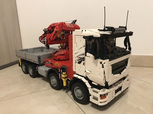 8238 Pieces Remote-Control Crane Truck photo review