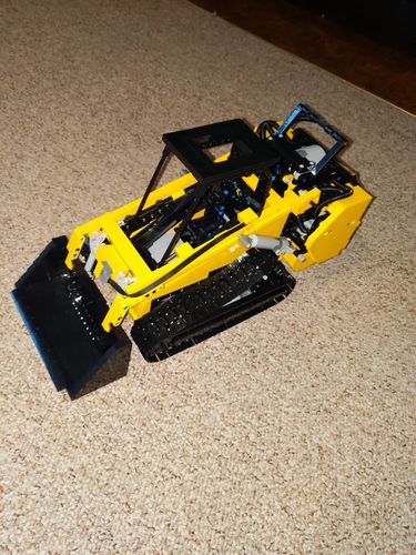 1800-Piece Remote-Controlled Compact Track Loader photo review
