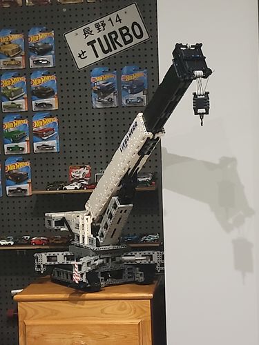 3719-Piece Remote Controlled Mega Crane photo review