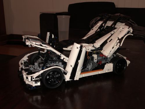 Swedish Koenigsegg Hypercar 3064pcs photo review