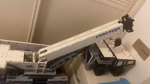 3719-Piece Remote Controlled Mega Crane photo review