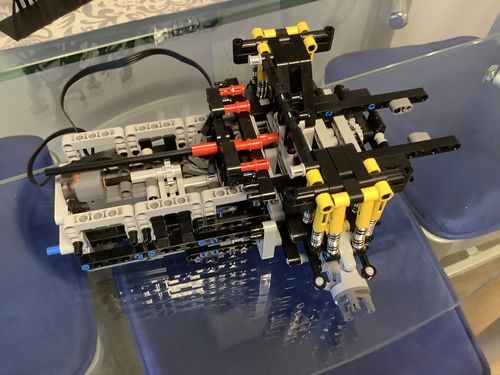 8238 Pieces Remote-Control Crane Truck photo review