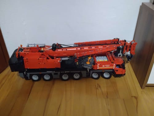 Remote-Controlled 4460-Piece Tower Crane Building Construction Blocks Engineering Set photo review