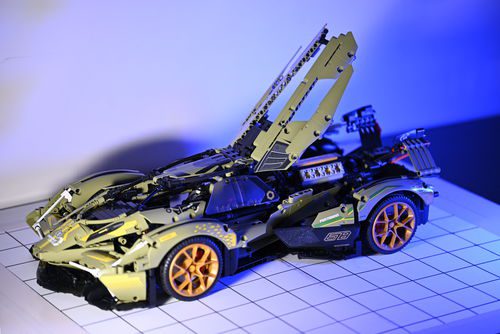 Remote Control Bull Building Blocks Set (2527 Pieces) photo review