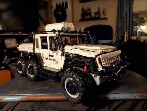 New Remote Controlled 6x6 Raptor 2956PCS photo review