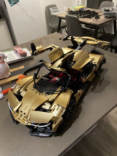 1/18 Satin Gold Intense Emotion Hypercar photo review